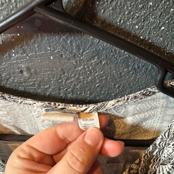 Women’s Roxy White Black Boxy Blouse with Relaxed Fit - Picture 3 of 4